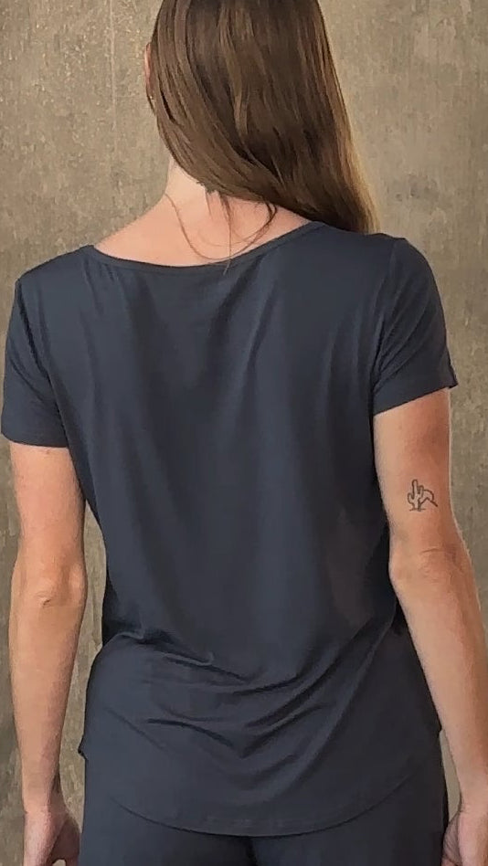 Conjunto Lounge Feminino de Bambu – Camiseta + Shorts